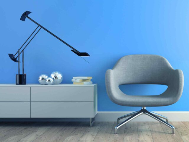 https://maisonnoblesse.ro/wp-content/uploads/2017/05/image-chair-blue-wall-640x480.jpg